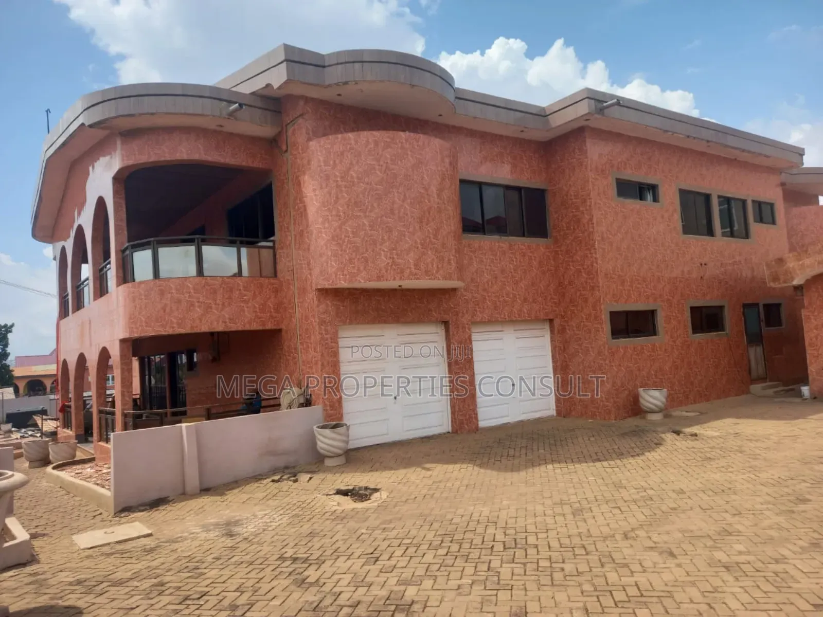9bdrm House in Lapaz for sale in Lapaz