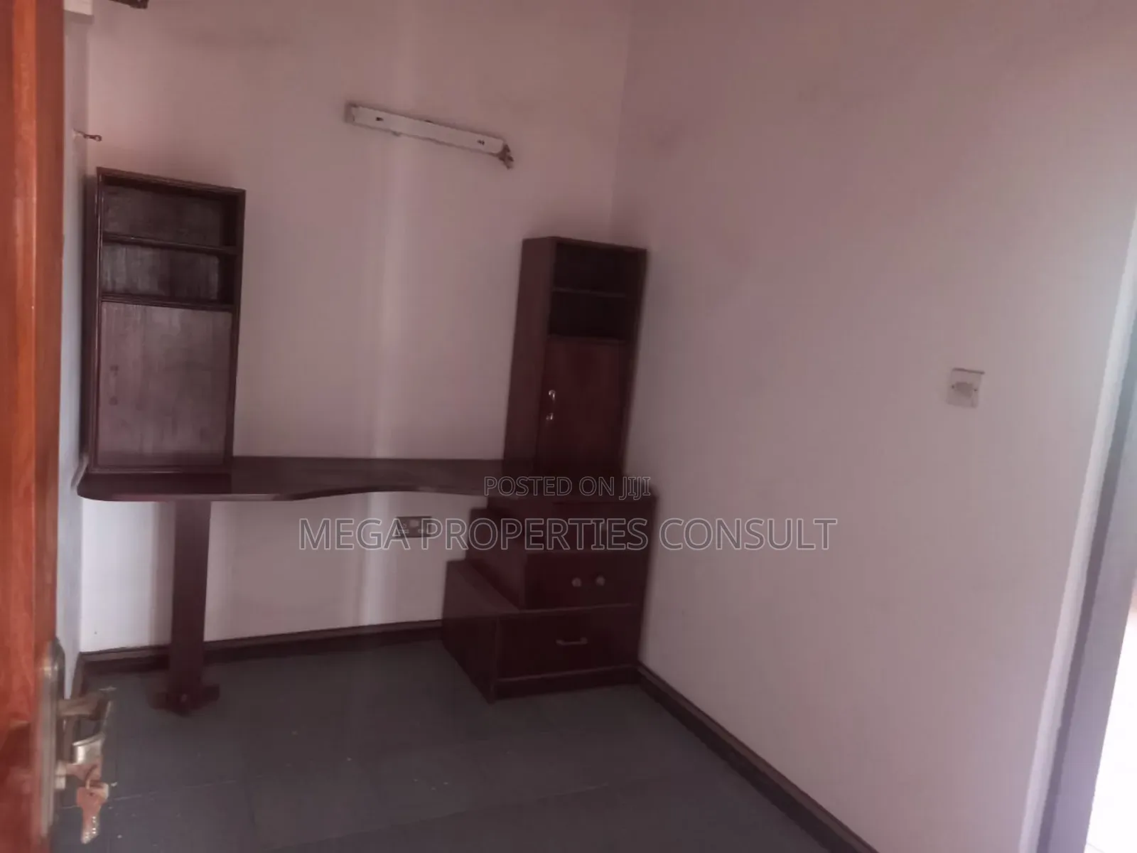 9bdrm House in Lapaz for sale in Lapaz