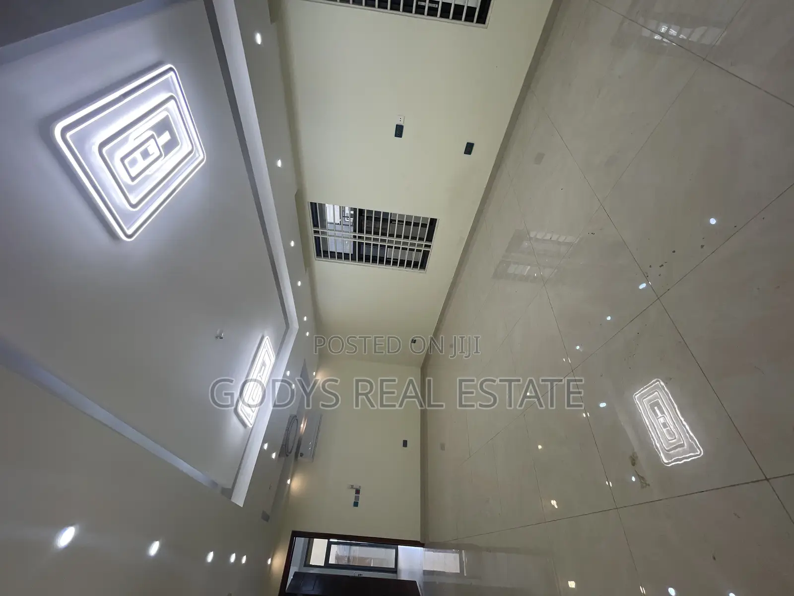 5bdrm Duplex in Westhills, Weija for sale in Weija