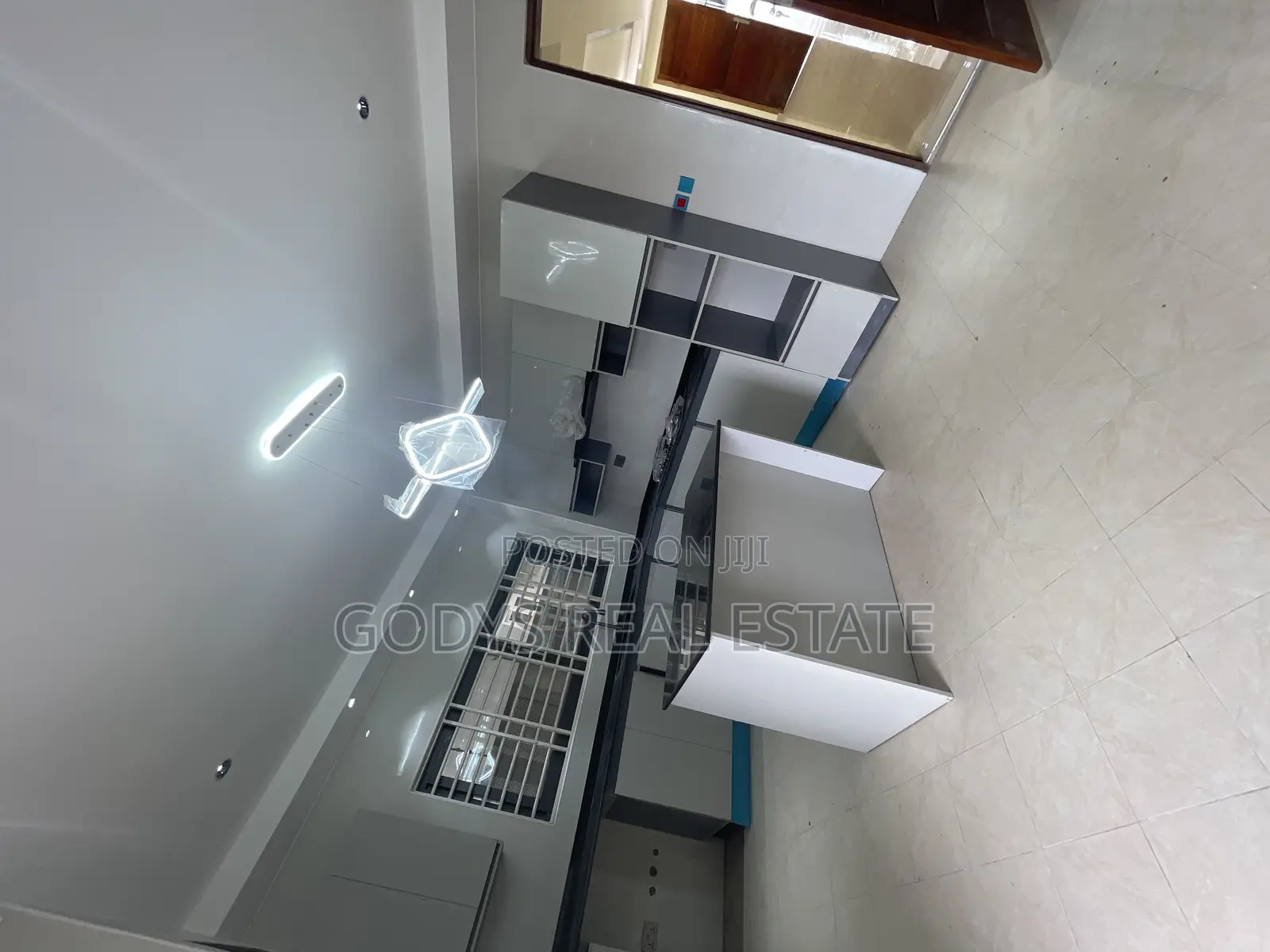 5bdrm Duplex in Westhills, Weija for sale in Weija