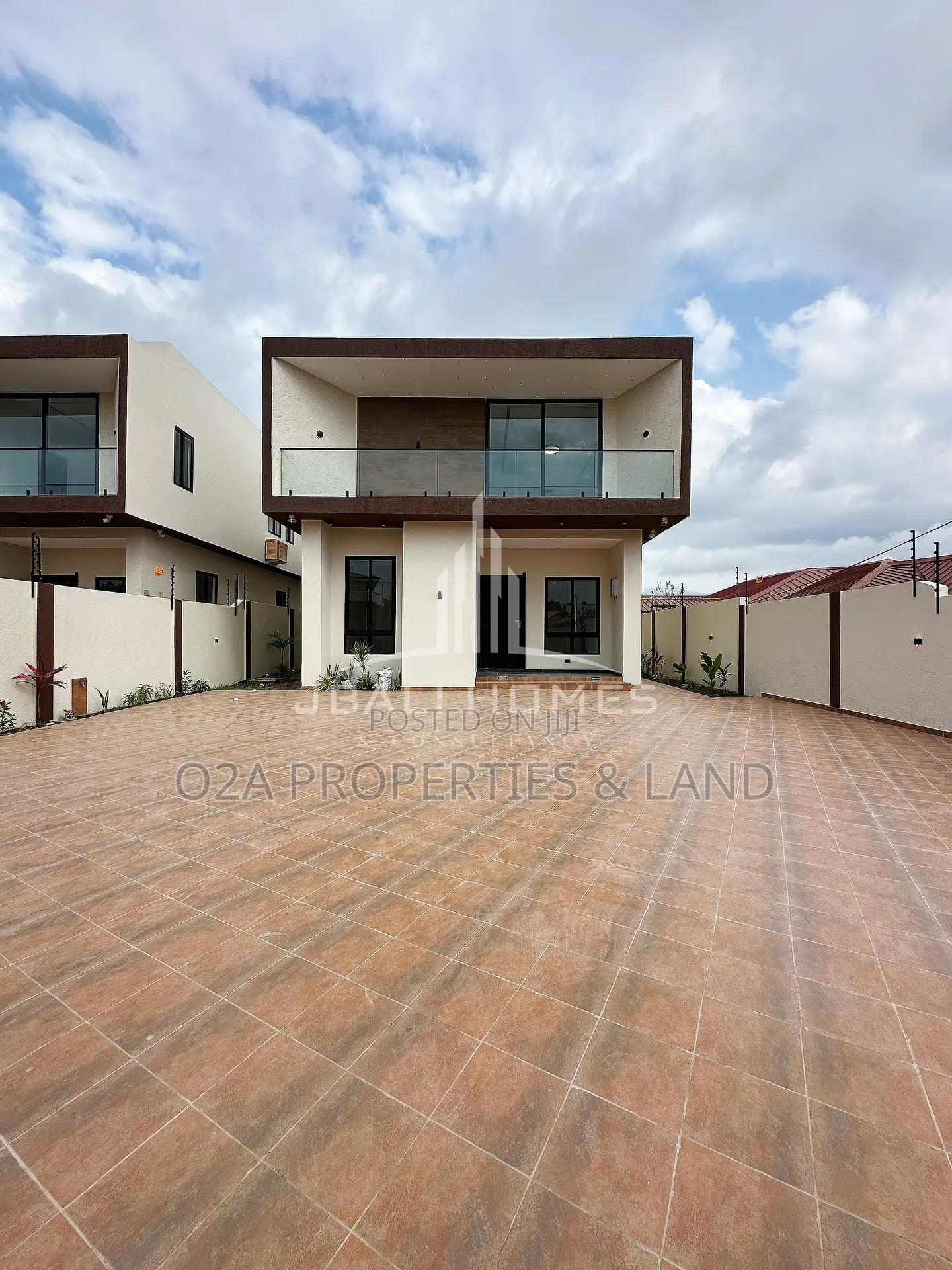 4bdrm House in Oyarifa, Ghana Flag for sale in Ghana Flag