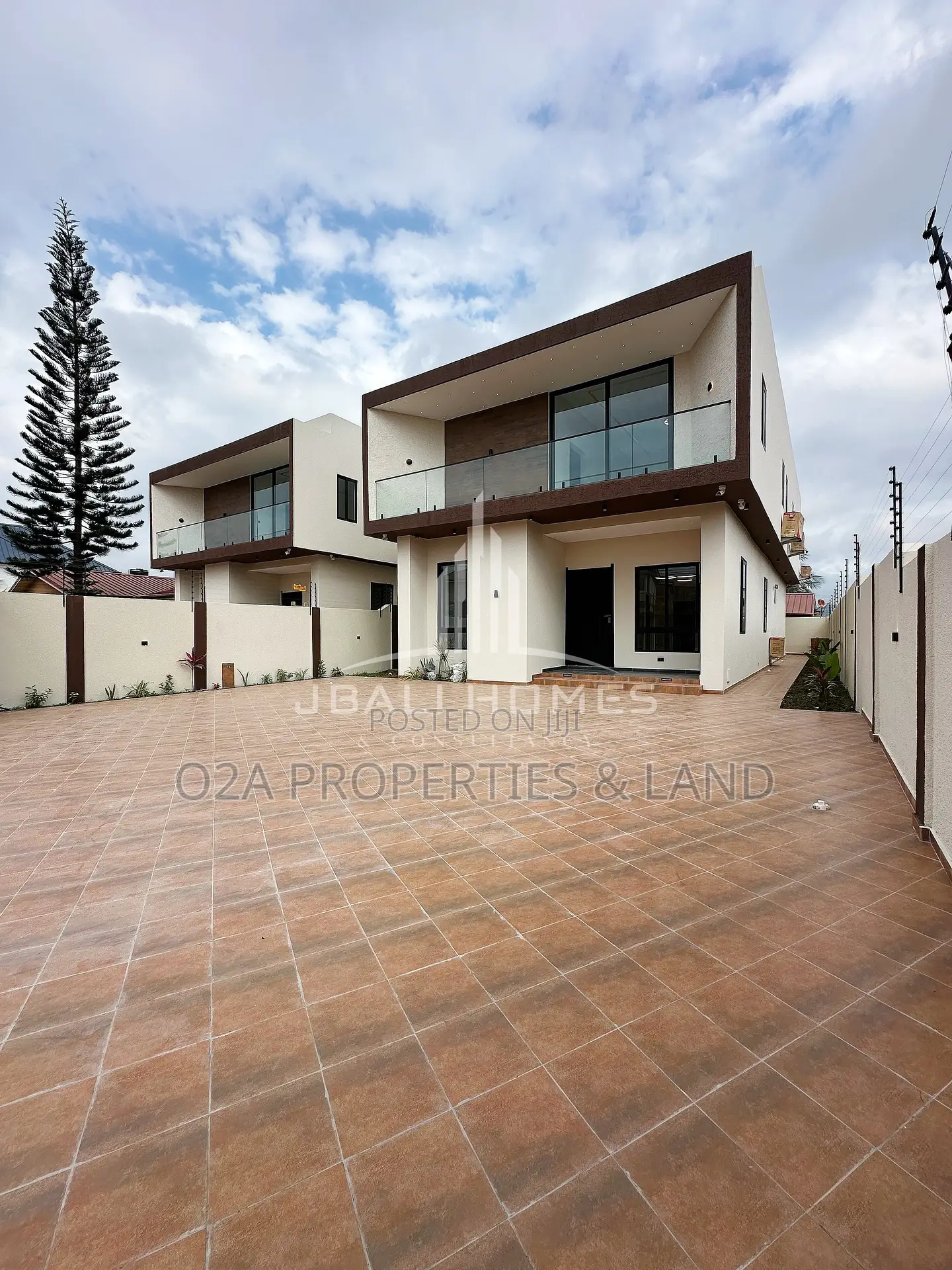4bdrm House in Oyarifa, Ghana Flag for sale in Ghana Flag