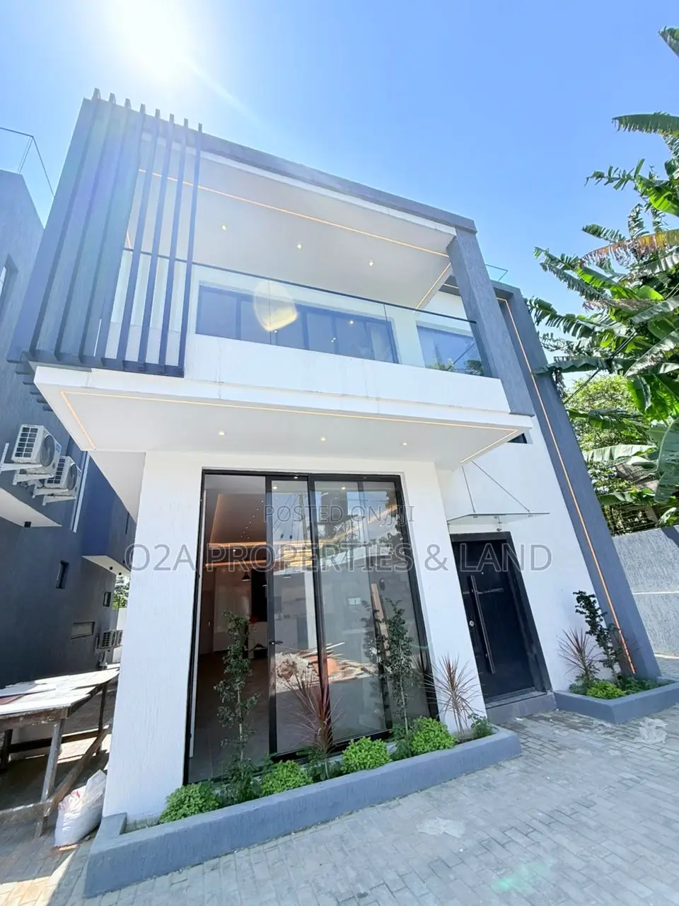 4bdrm Townhouse/Terrace in Dzorwulu for sale in Dzorwulu
