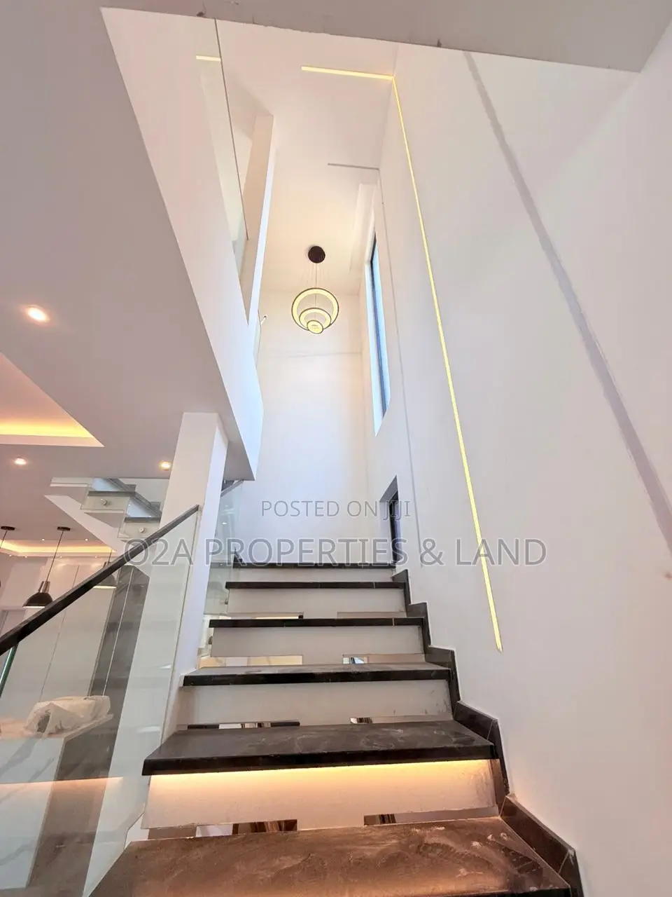 4bdrm Townhouse / Terrace in Dzorwulu for rent in Dzorwulu