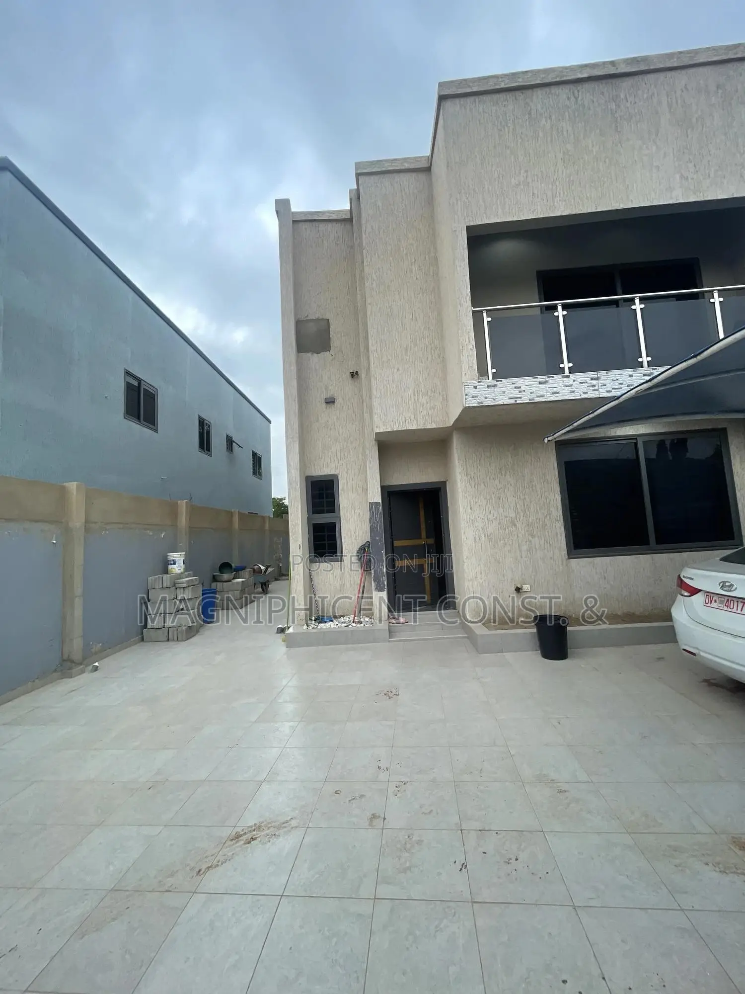 4bdrm Duplex in Regimmanuel, Adenta for sale in Adenta