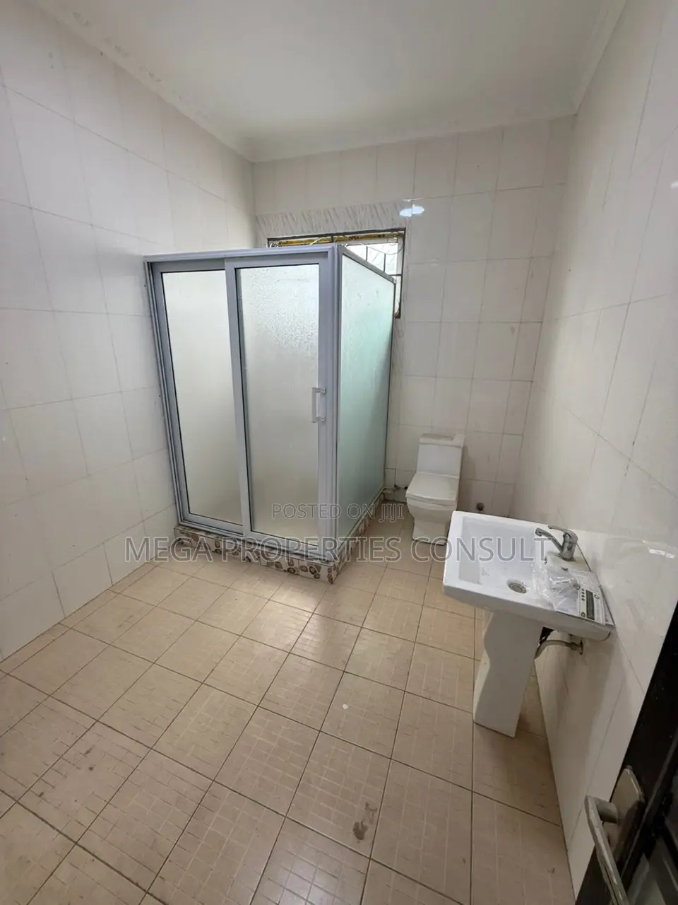 7bdrm House in Tema Metropolitan for rent in Tema Metropolitan