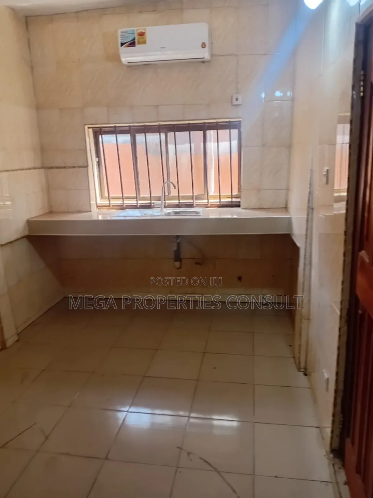 4bdrm Apartment in Sowutwuom for rent in Sowutwuom