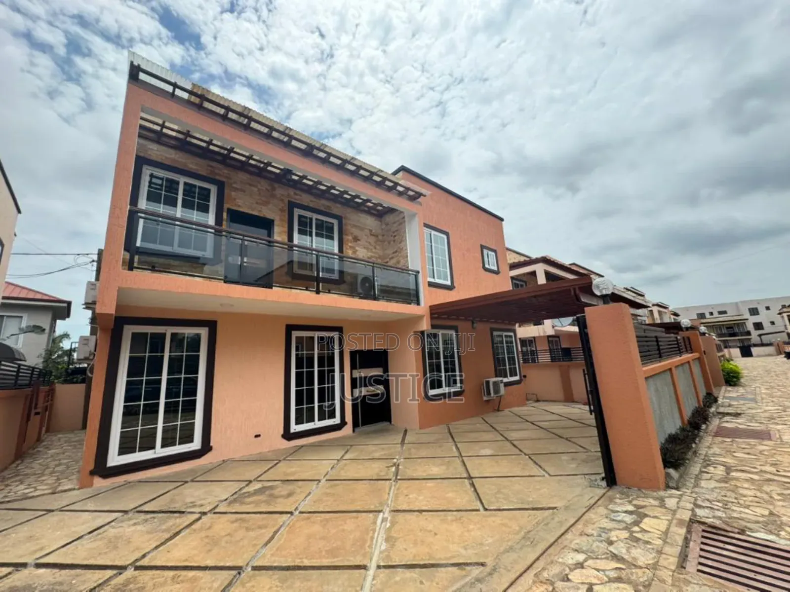 3bdrm Duplex in East Airport for rent in Airport Residential Area