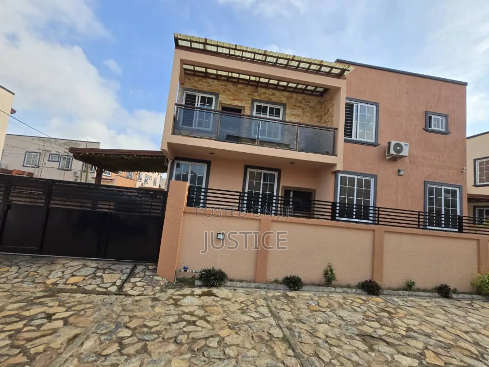 3bdrm Duplex in East Airport for rent in Airport Residential Area
