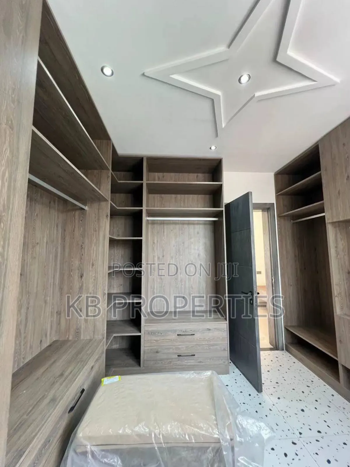 5bdrm House in Kb Properties, East Legon for sale in East Legon
