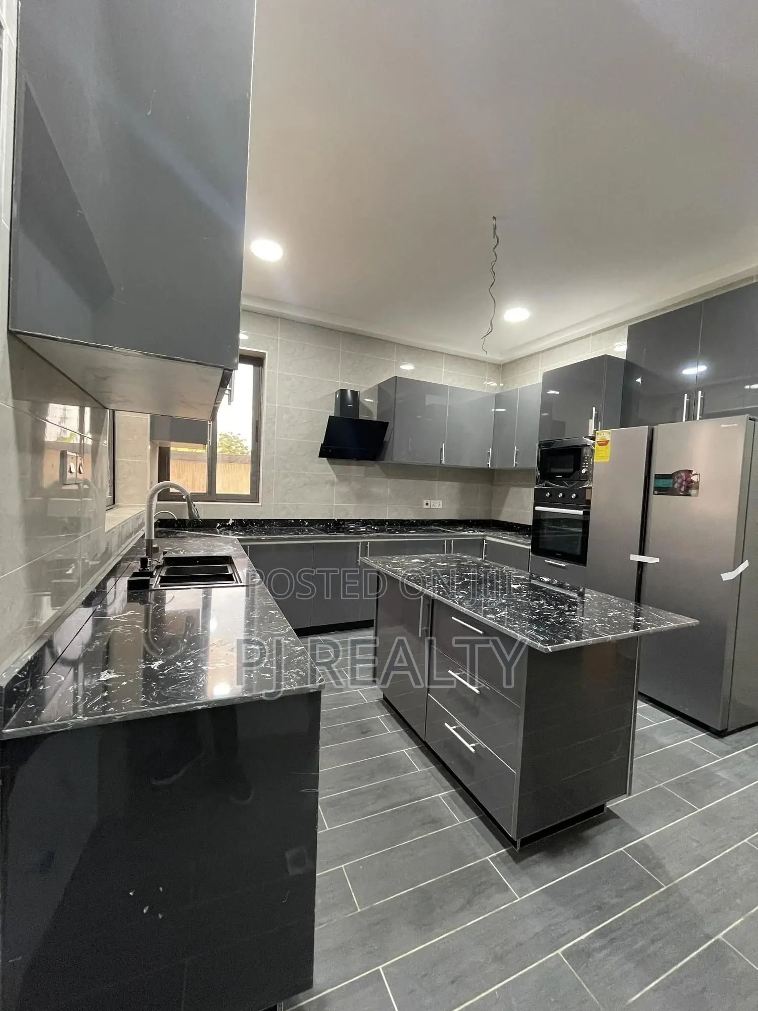 4bdrm House in Lake Side Estate for sale in Lake Side Estate