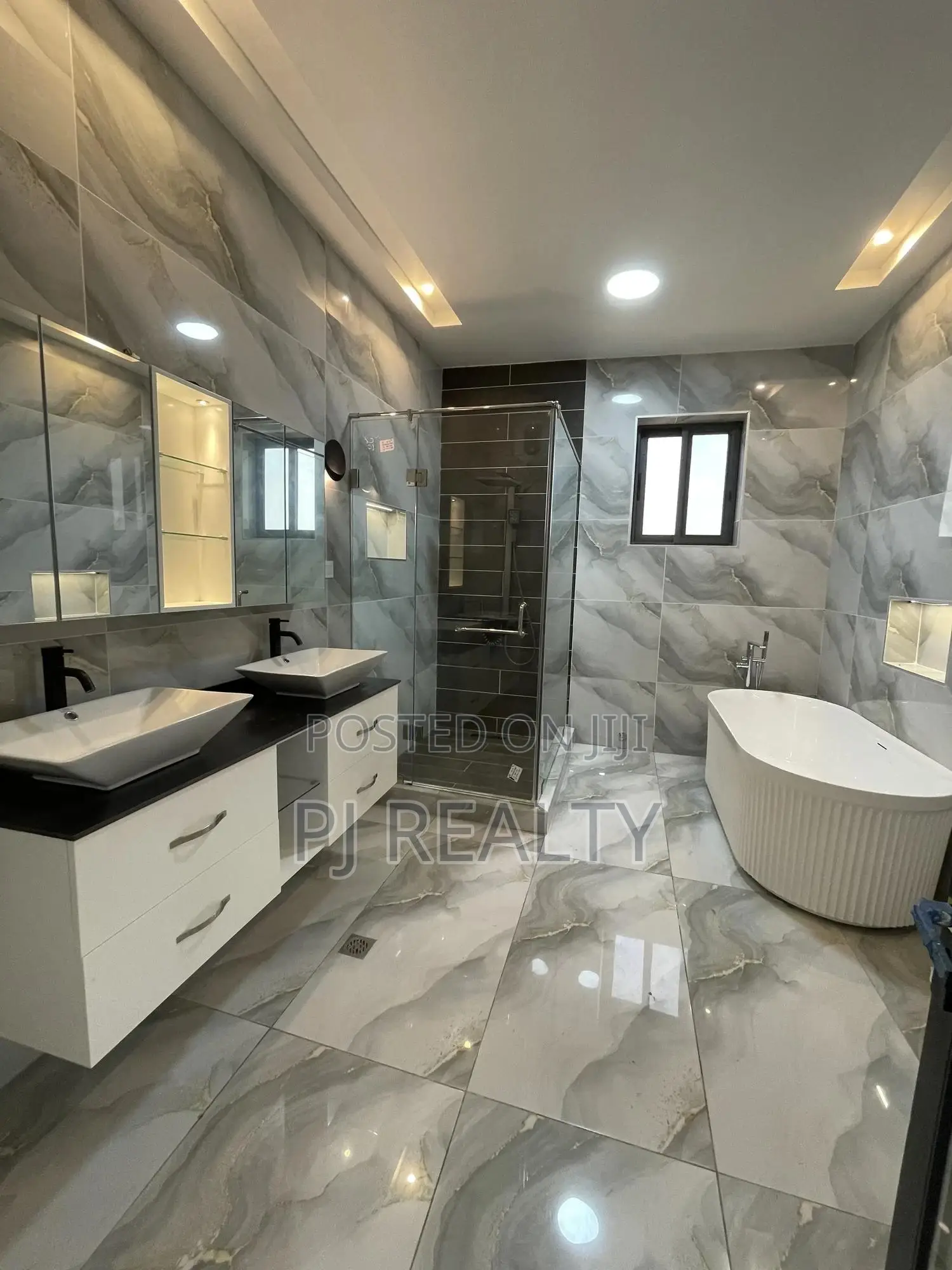 4bdrm House in Lake Side Estate for sale in Lake Side Estate
