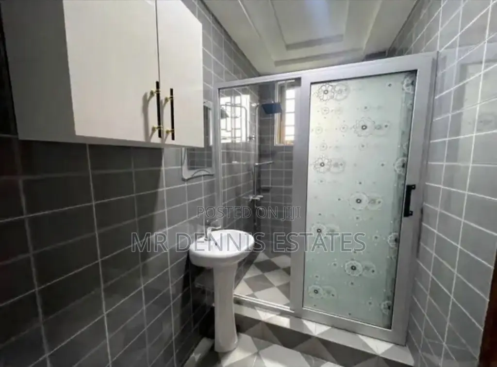 2bdrm Apartment in Westhills Mall Area for rent in West Hills Mall Area