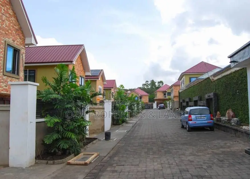 4bdrm House in Haatso, Antis for sale in Antis