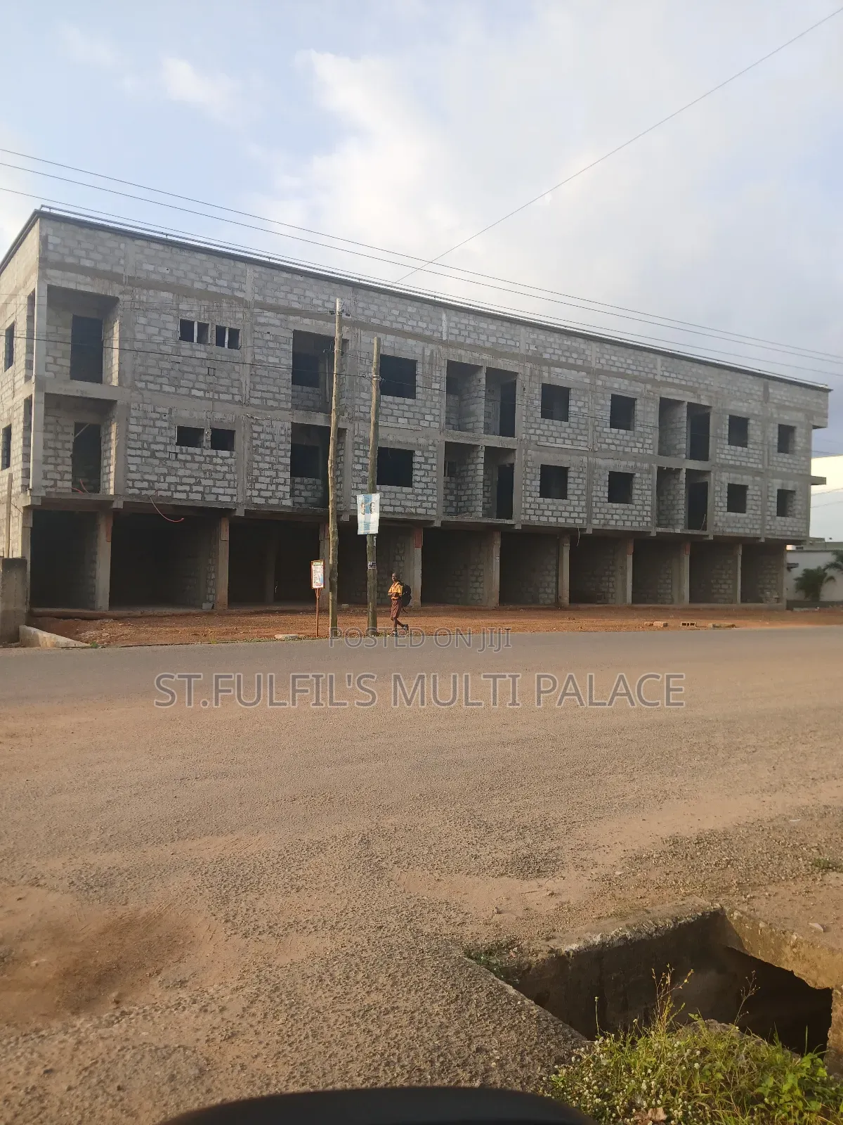 Uncompleted 14shops,15units Apartment and 2bedrms House All for Sale in Adenta