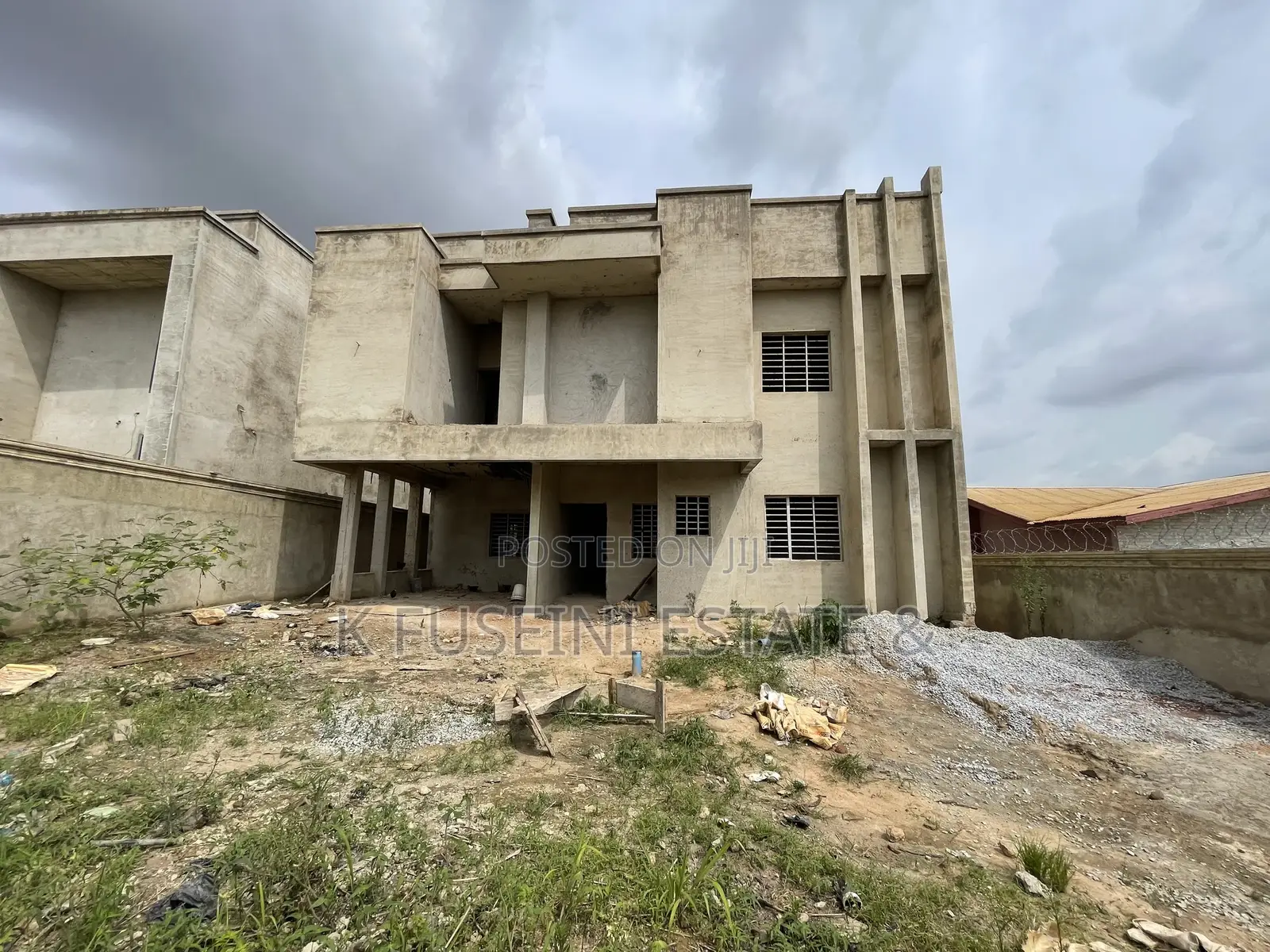 4 Bedrooms For Sale In Kumasi Abrepo in Kumasi Metropolitan