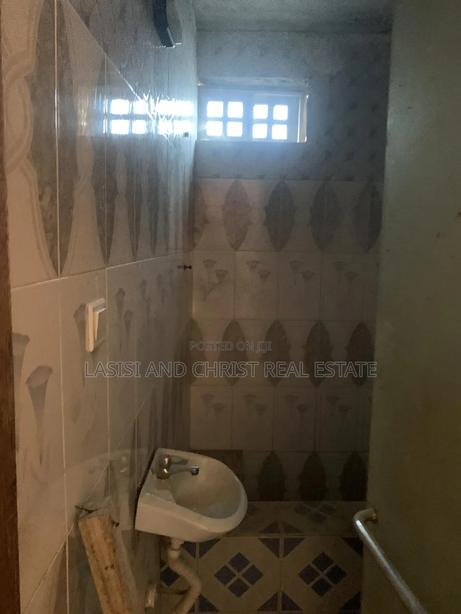 2bdrm Apartment in Lasisi And Christ, Amasaman for rent in Amasaman