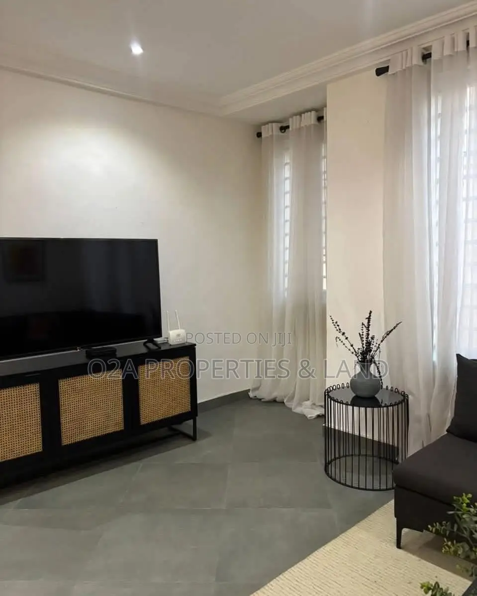 Furnished 3bdrm Townhouse / Terrace in East Airport for rent in Airport Residential Area