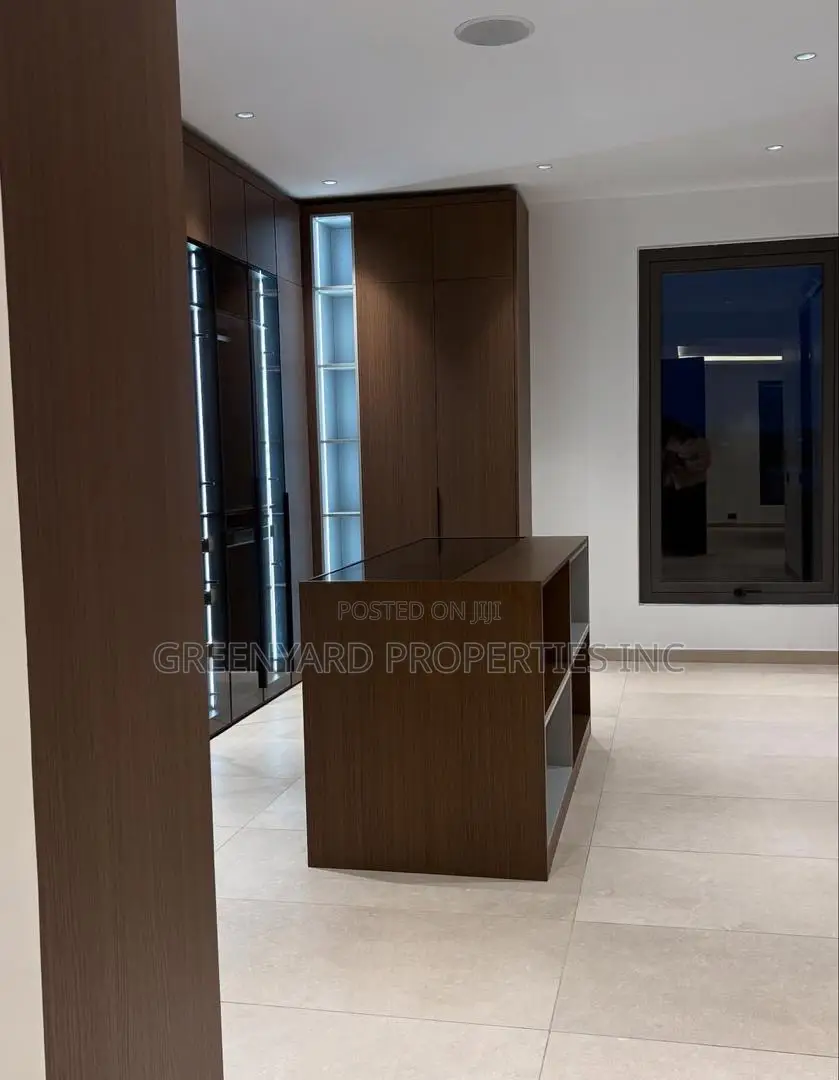 5bdrm House in Trasacco, Adjiriganor for sale in Adjiriganor