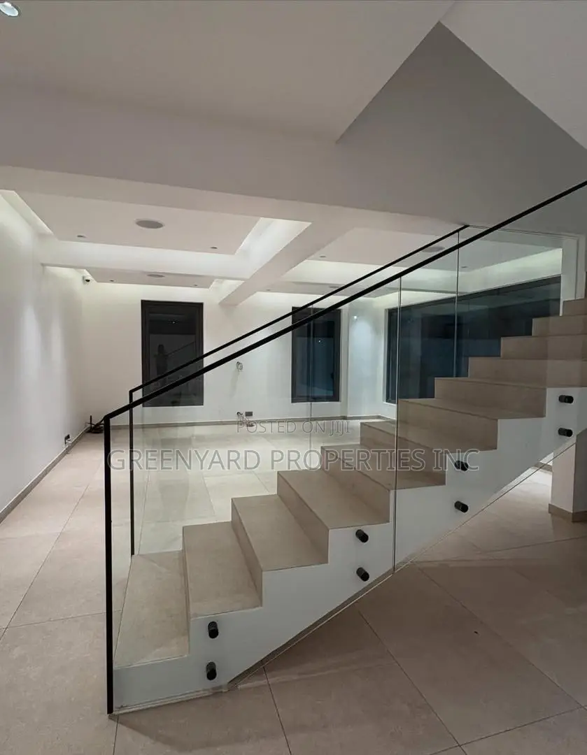 5bdrm House in Trasacco, Adjiriganor for sale in Adjiriganor