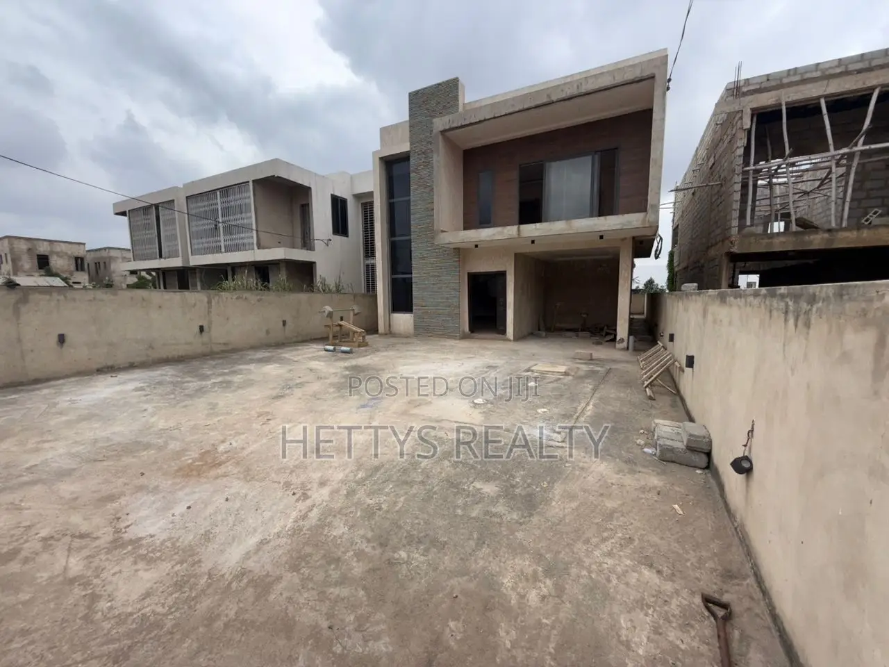 4bdrm House in East Legon for sale in East Legon