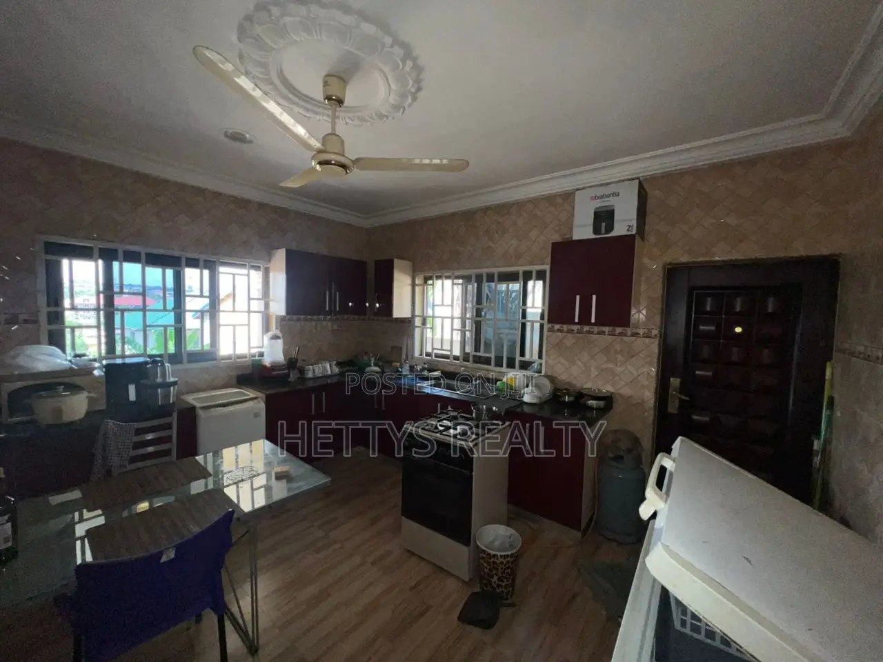 4bdrm House in Awoshie for sale in Awoshie