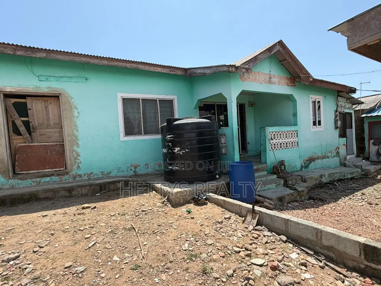 5bdrm House in Gbawe for sale in Gbawe