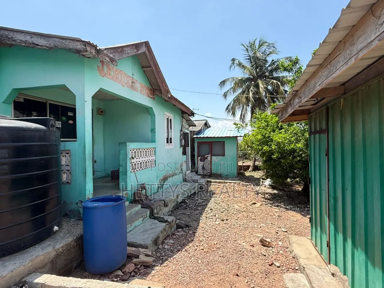 5bdrm House in Gbawe for sale in Gbawe