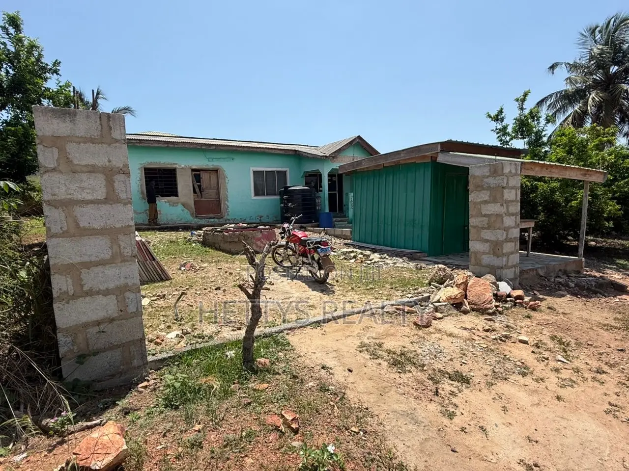 5bdrm House in Gbawe for sale in Gbawe