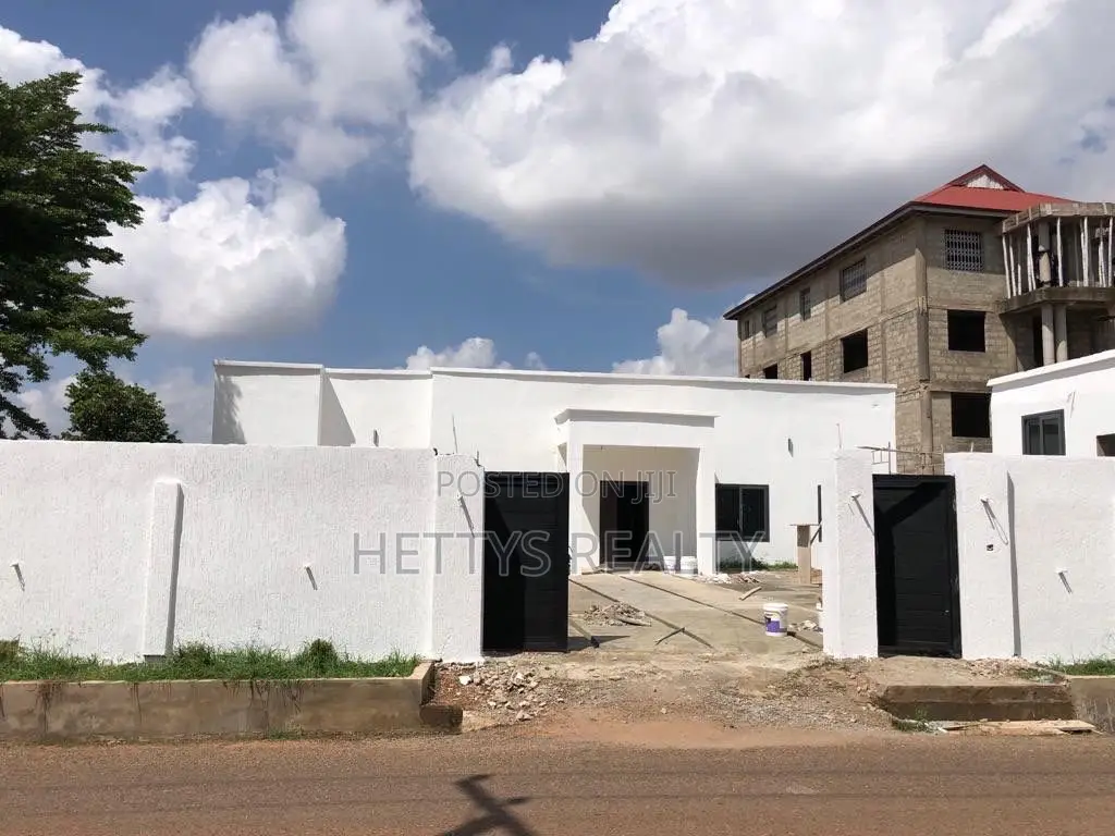 3bdrm House in Oyarifa for sale in Oyarifa