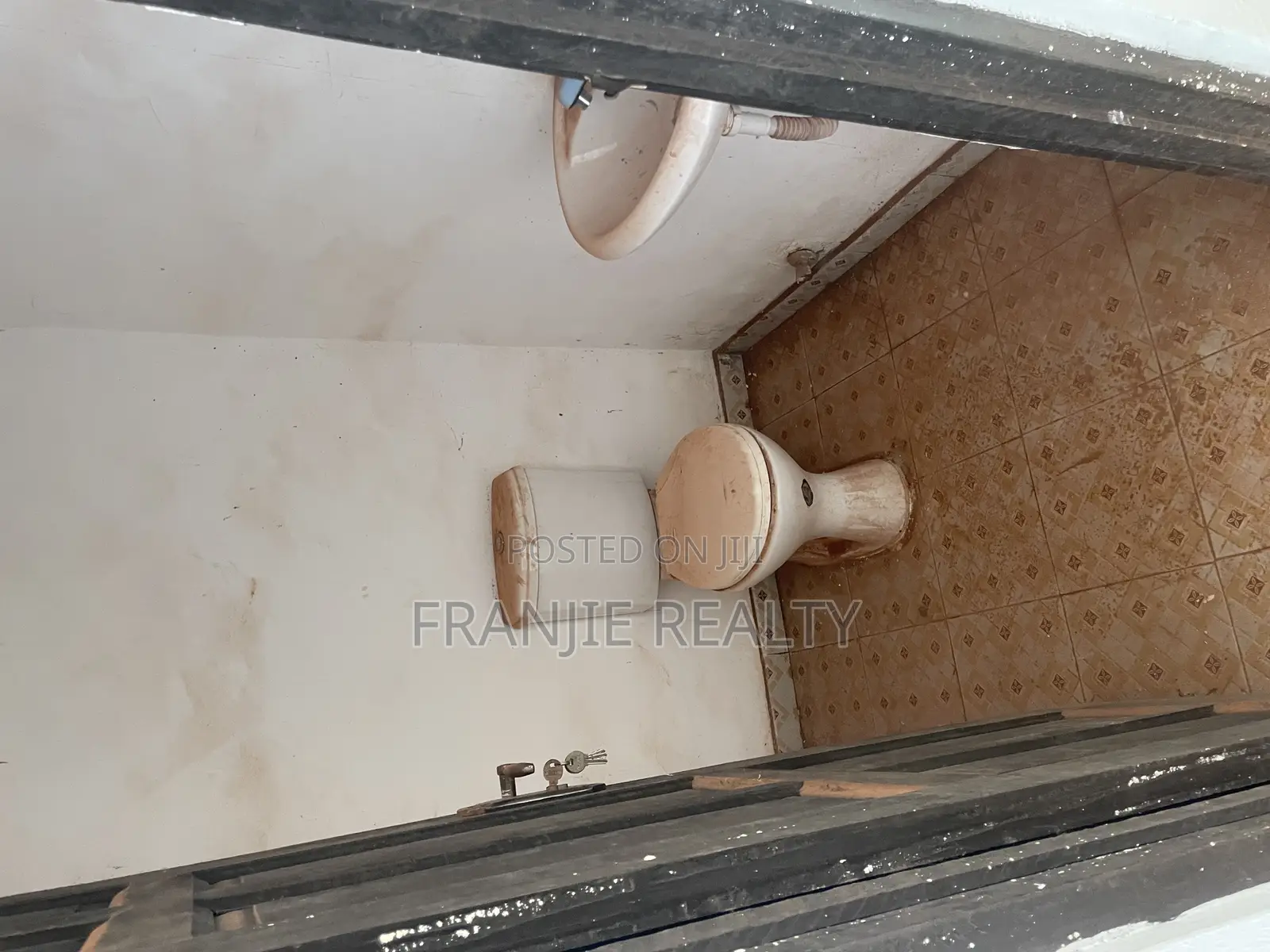 Store for Rent at Bortianor, Aplaku. in Bortiano