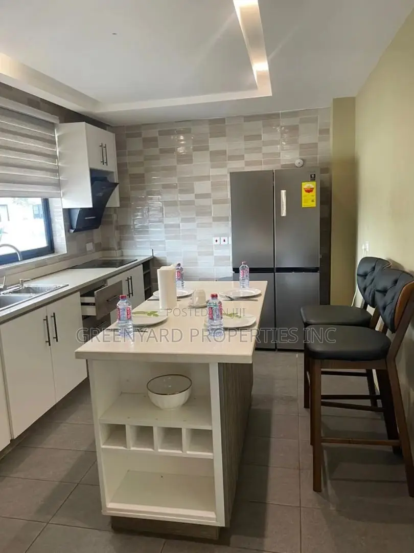 Furnished 4bdrm Townhouse / Terrace in Adjiringanor, Adjiriganor in Adjiriganor