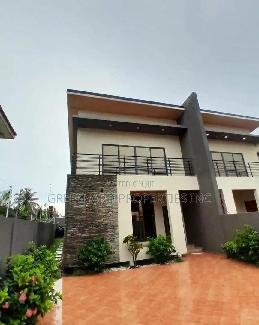 4bdrm Townhouse / Terrace in Trasacco, Adjiriganor for rent in Adjiriganor