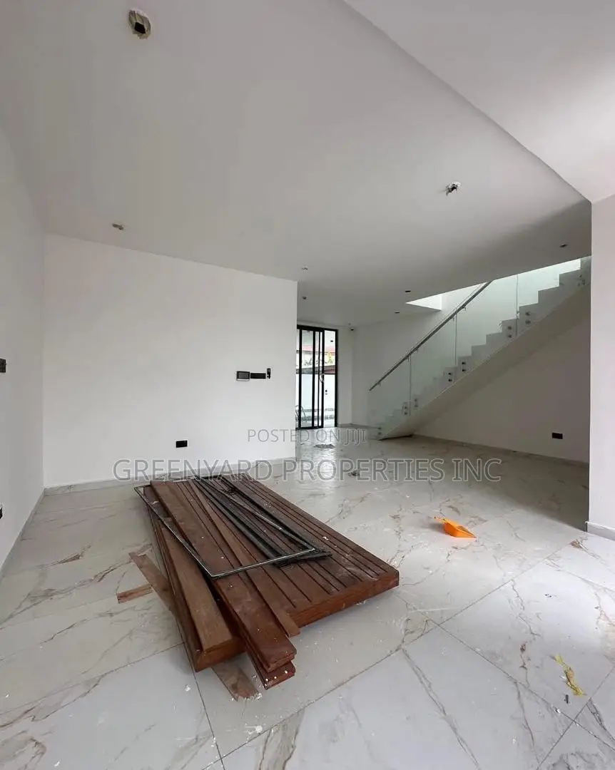5bdrm House in Adjiringanor, East Legon for sale in East Legon