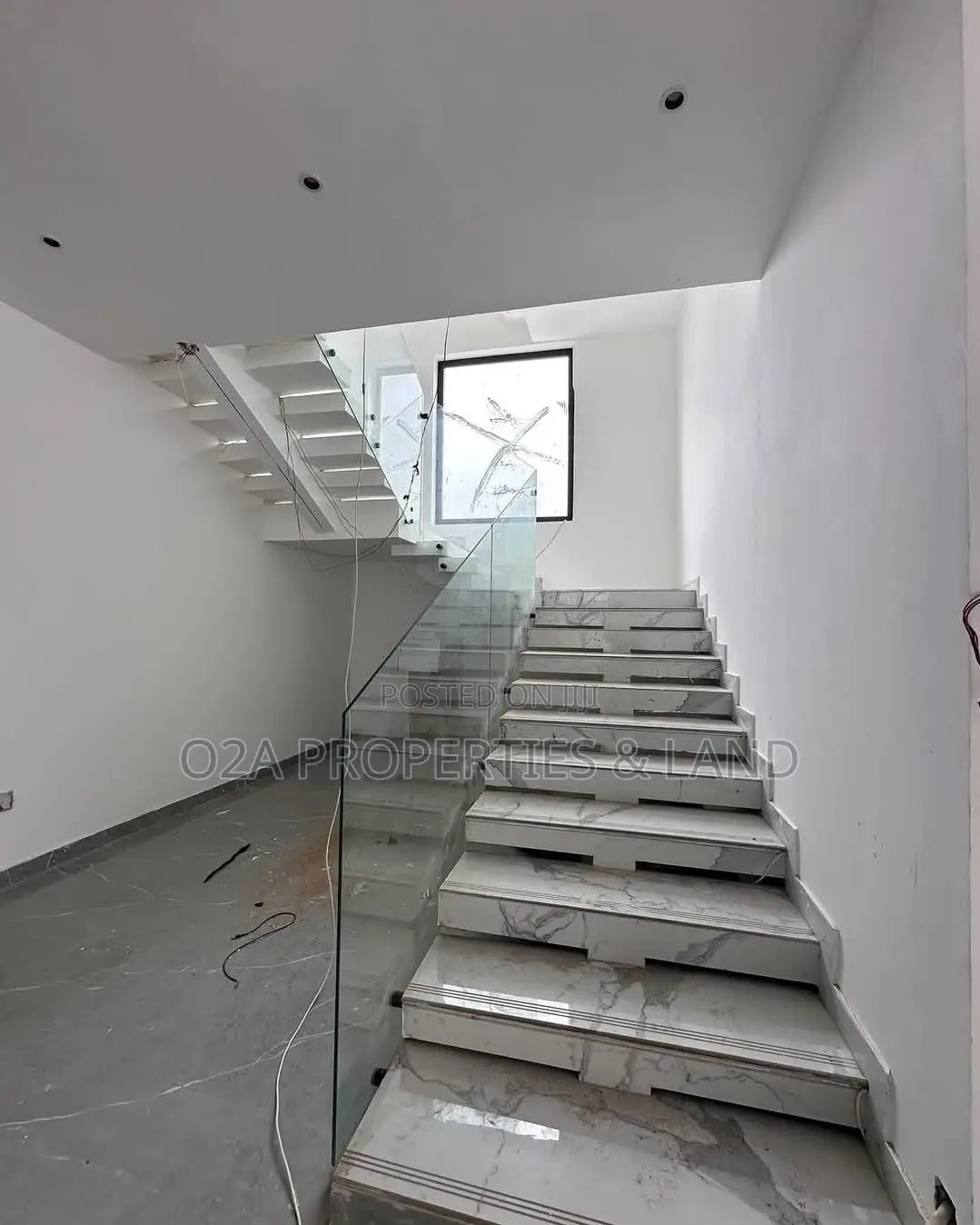 5bdrm House in Ashaley Botwe, Lake Side Estate for sale in Lake Side Estate
