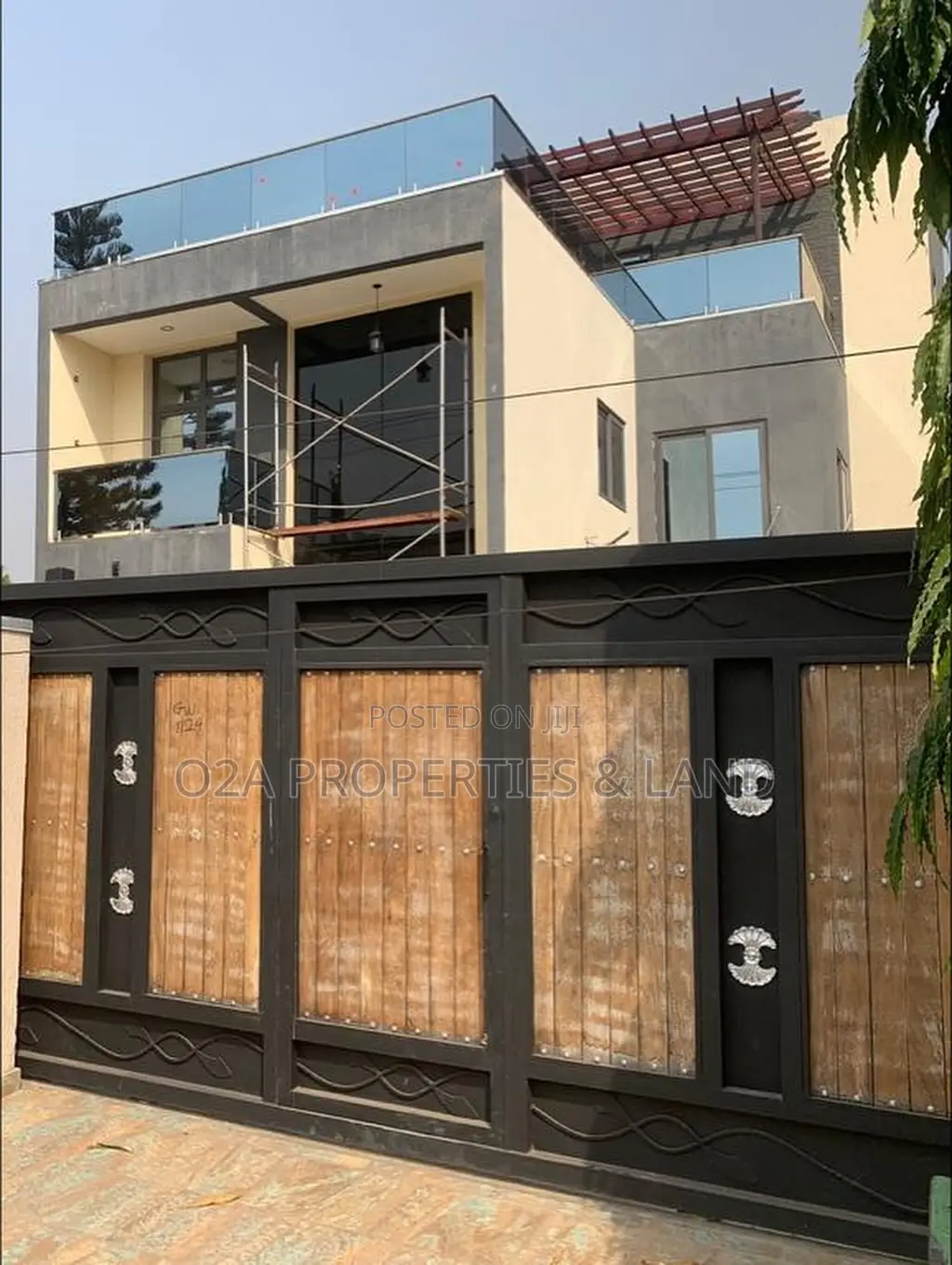 5bdrm House in East Legon, Bawaleshie for sale in Bawaleshie