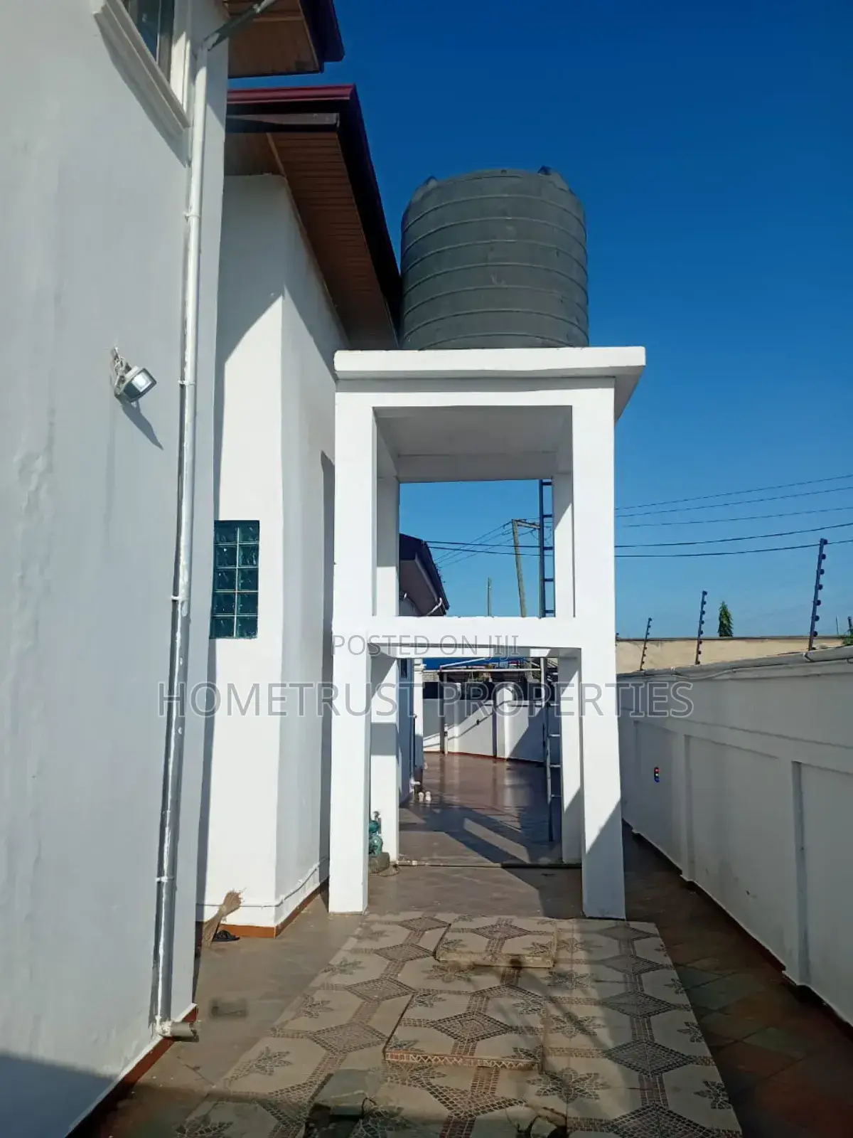 7bdrm Mansion in Hometrust Properties, Kwabenya for sale in Kwabenya