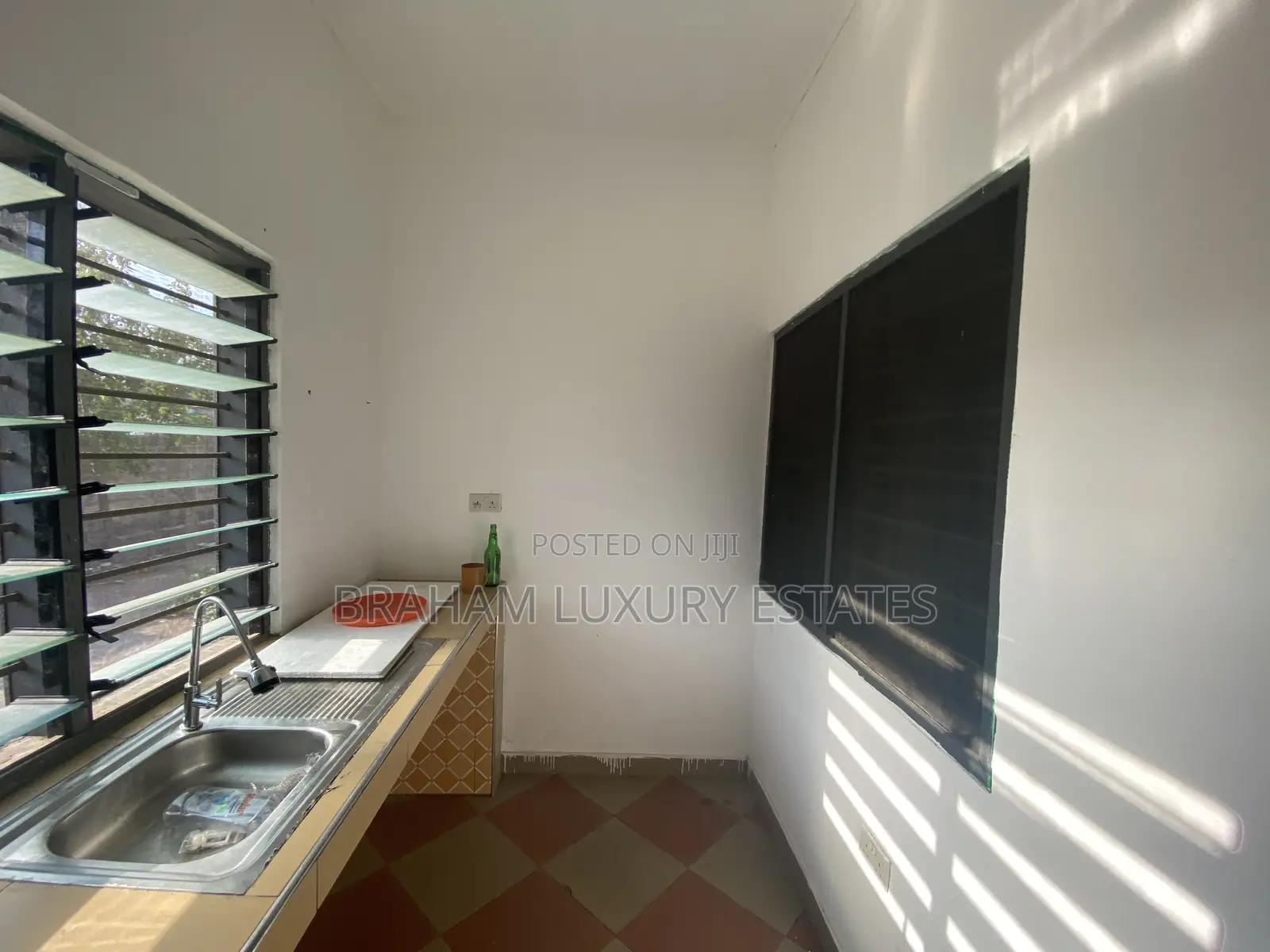 1bdrm Apartment in Braham Luxury, Nungua for rent in Nungua