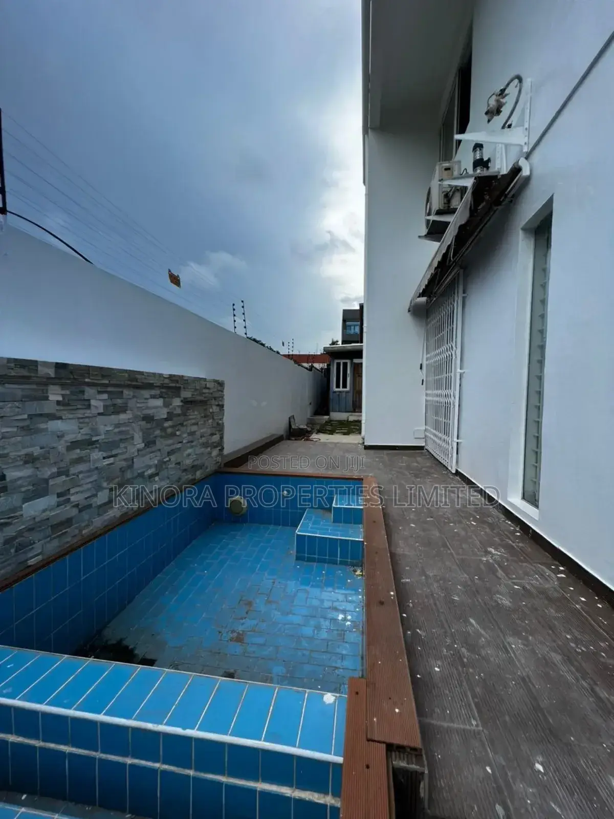 5bdrm Duplex in Dzorwulu, Dworwulu for rent in Dworwulu