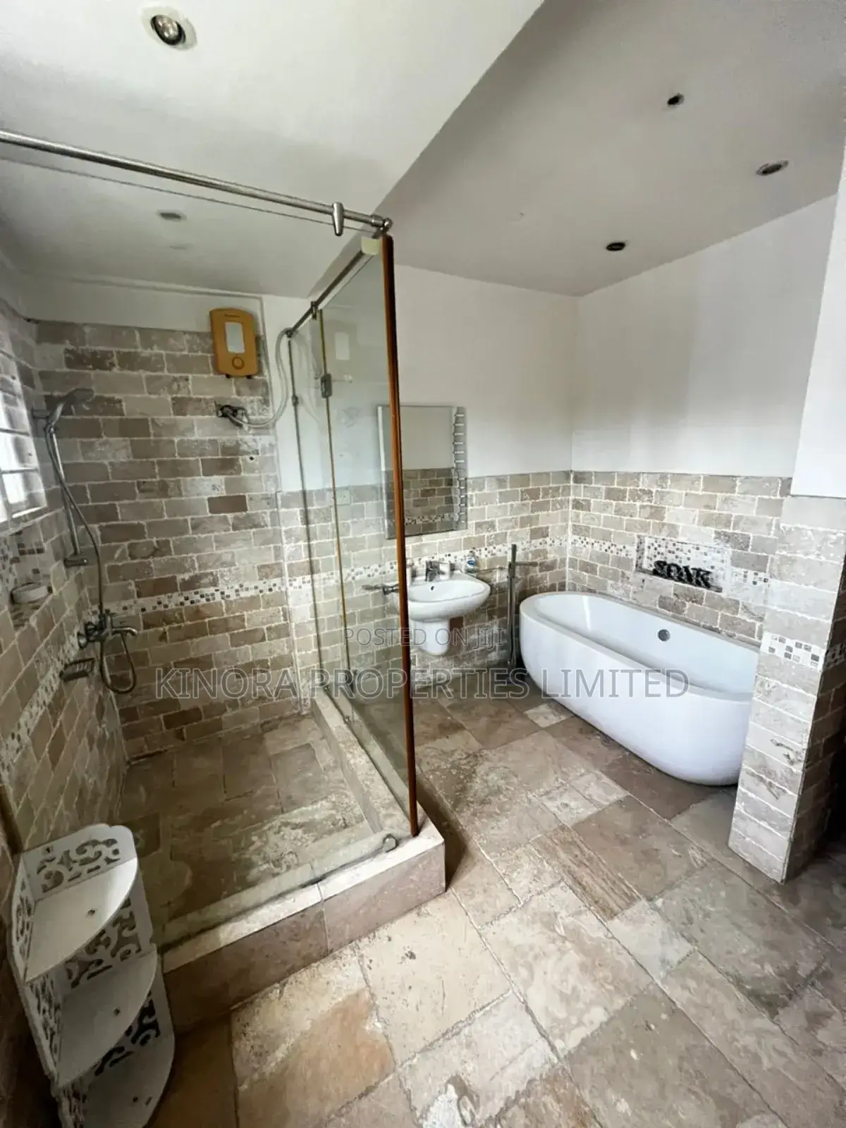 5bdrm Duplex in Dzorwulu, Dworwulu for rent in Dworwulu