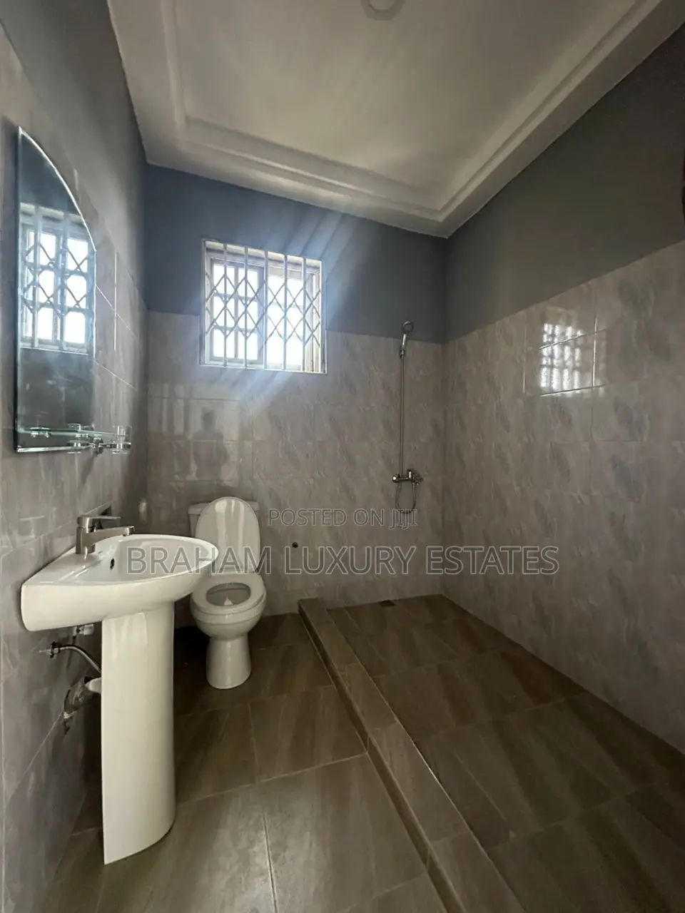 3bdrm Apartment in Braham Luxury, Spintex for rent in Spintex