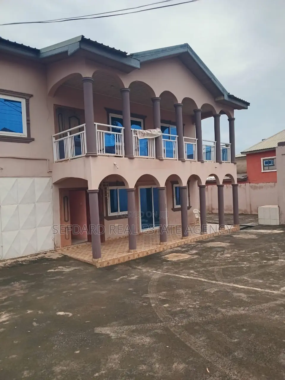 5bdrm House in Kwabenya for sale in Kwabenya