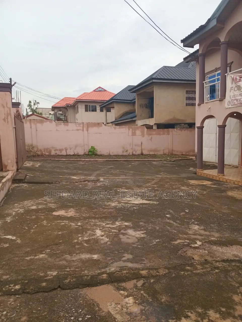 5bdrm House in Kwabenya for sale in Kwabenya