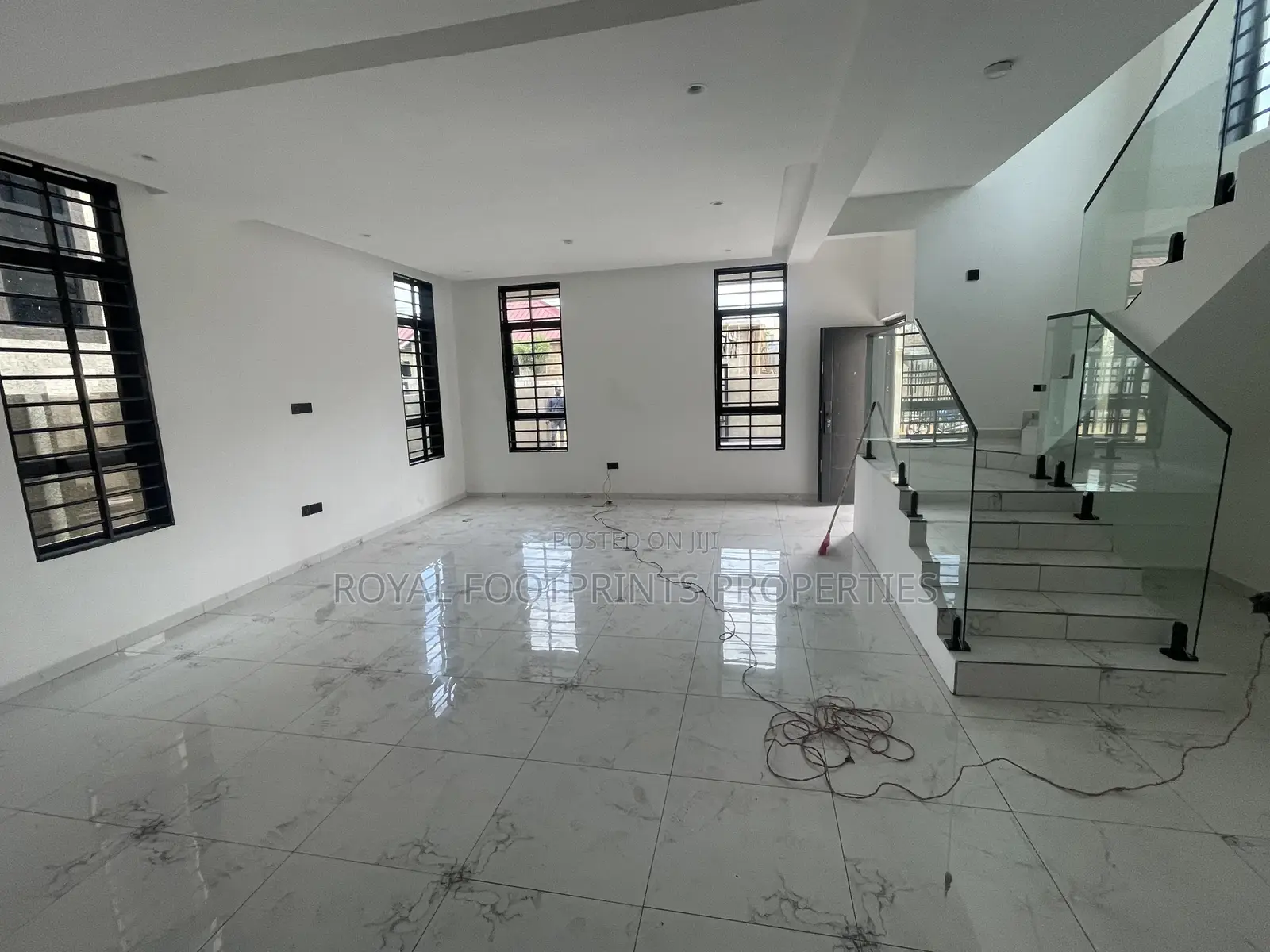 3bdrm House in Luxelooks Properties, East Legon for rent in East Legon