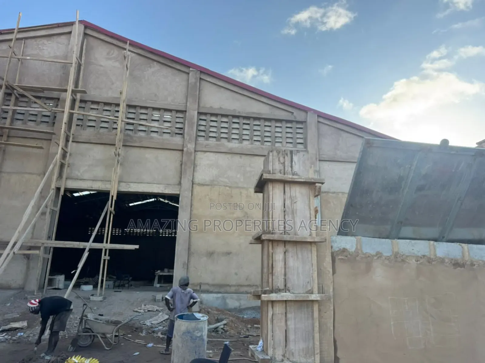 1300 SQM Warehouse With Office Complex Tantra Hills in Tantra Hills