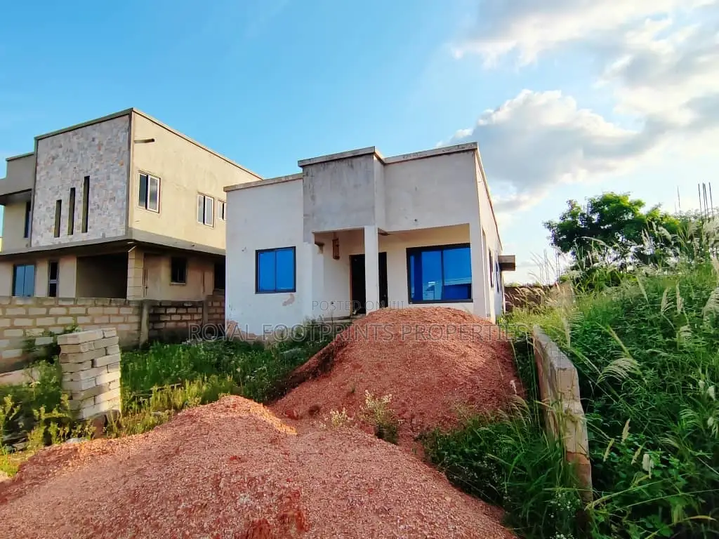 3bdrm House in Luxelooks Properties, Adenta for sale in Adenta