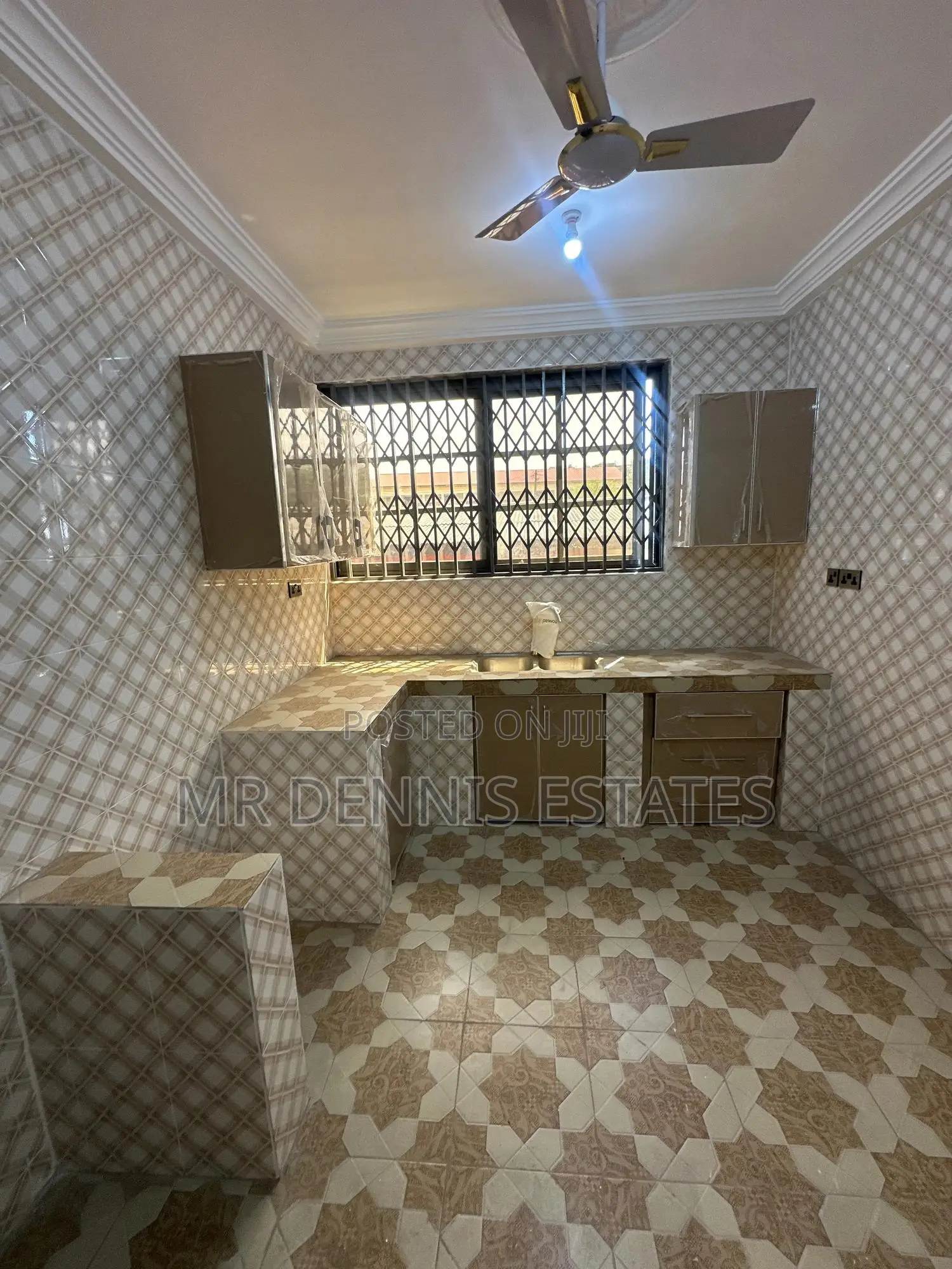 2bdrm Apartment in Westhills Mall Apts for rent in West Hills Mall Area