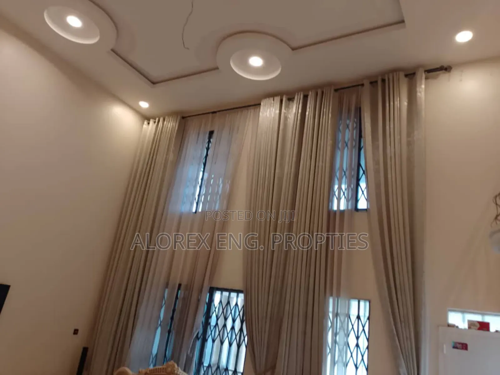 9bdrm House in Self Compound House, Oyibi for sale in Oyibi