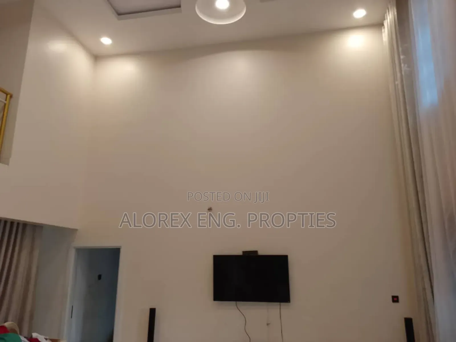 9bdrm House in Self Compound House, Oyibi for sale in Oyibi
