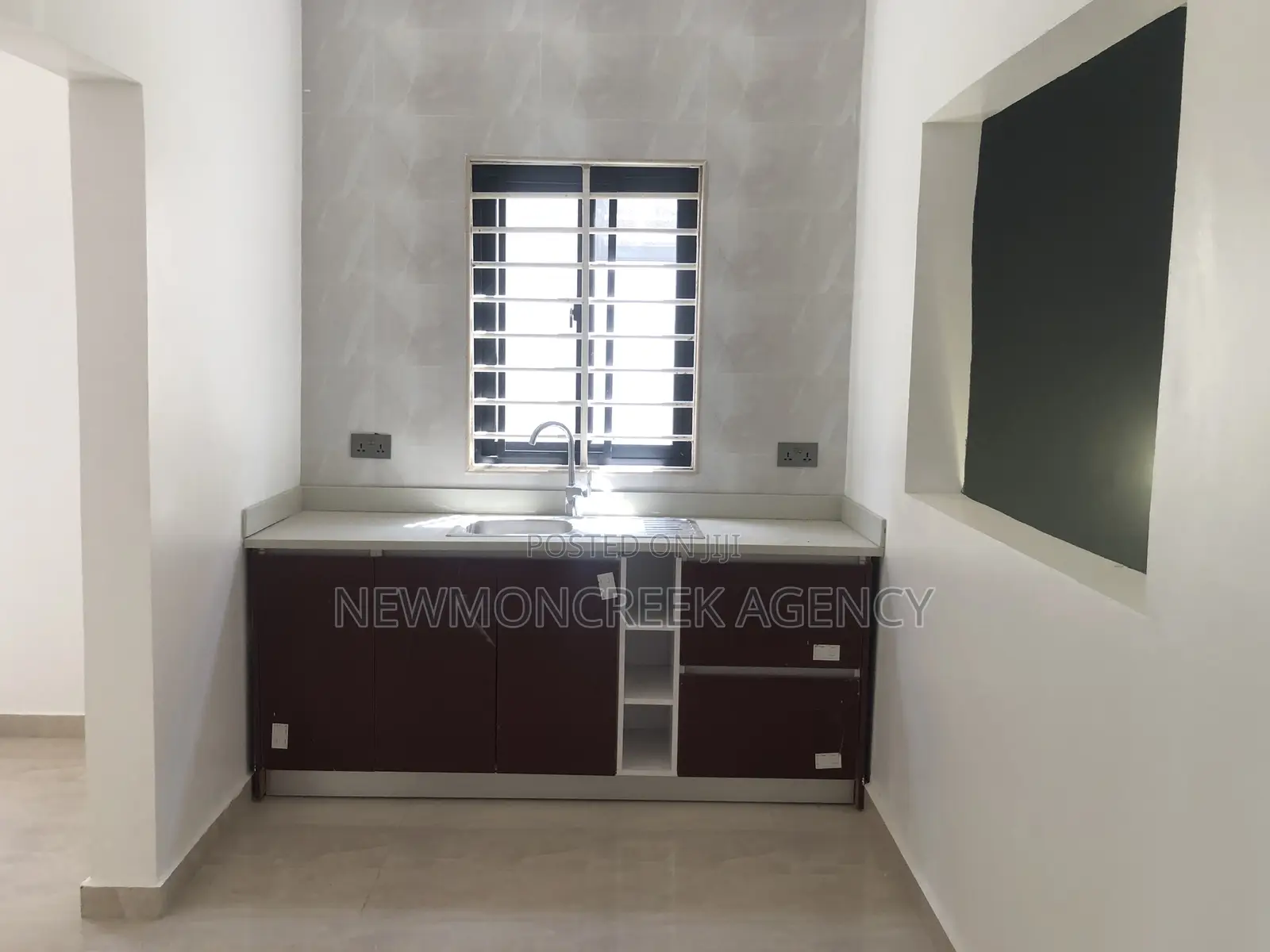 4bdrm Duplex in Oyarifa Estates, Accra Metropolitan for sale in Accra Metropolitan